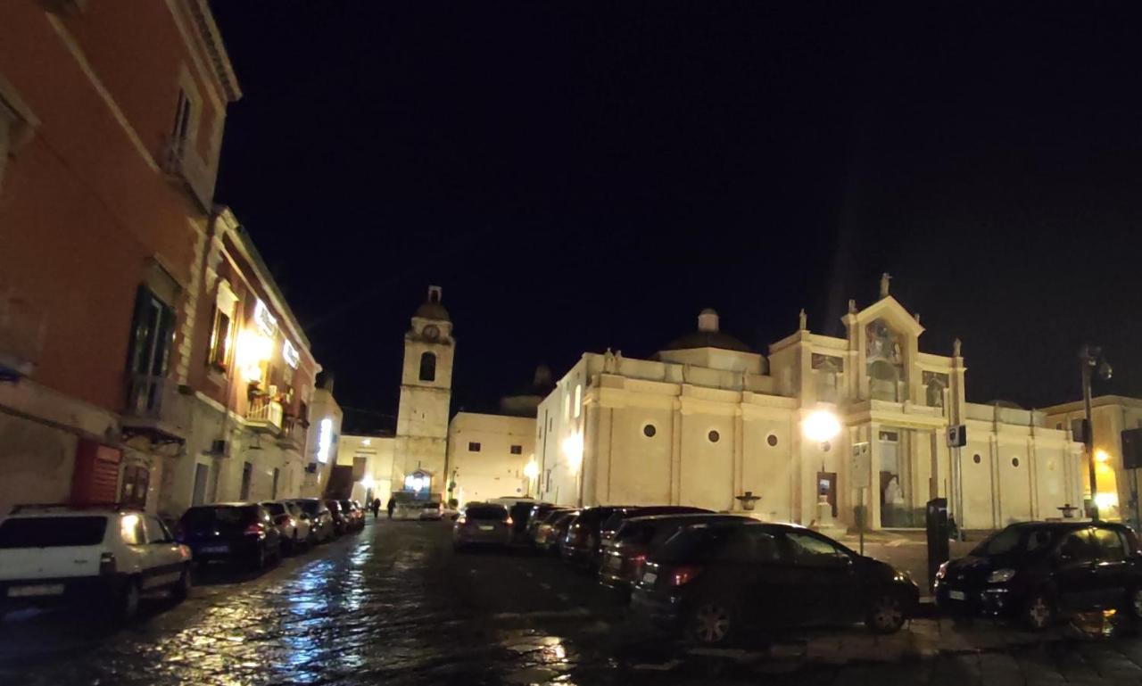 Dimora Della Marchesa - Al Duomo Apartment Манфредония Екстериор снимка